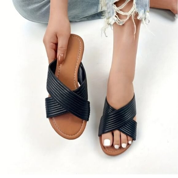 West Loop Cross Strap Black Sandals Size S 5/6 - Picture 2 of 8